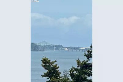 1376 D St, Coos Bay, OR 97420 - Photo 45