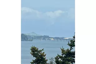 1376 D St, Coos Bay, OR 97420 - Photo 45