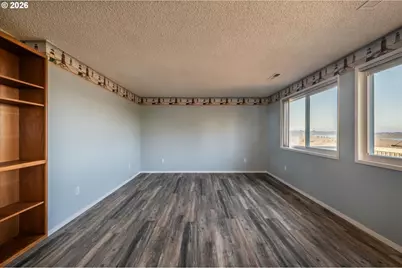 1376 D St, Coos Bay, OR 97420 - Photo 11
