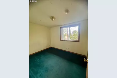 1376 D St, Coos Bay, OR 97420 - Photo 35