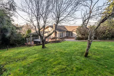 1376 D St, Coos Bay, OR 97420 - Photo 5