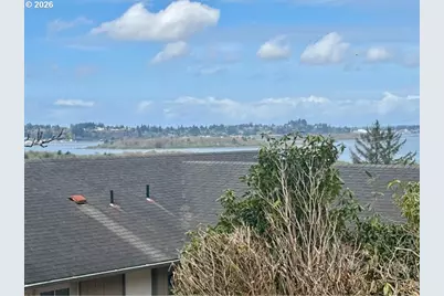 1376 D St, Coos Bay, OR 97420 - Photo 5
