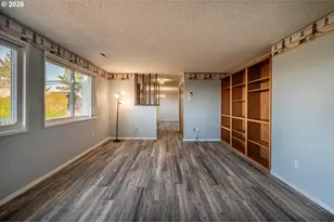 1376 D St, Coos Bay, OR 97420 - Photo 25