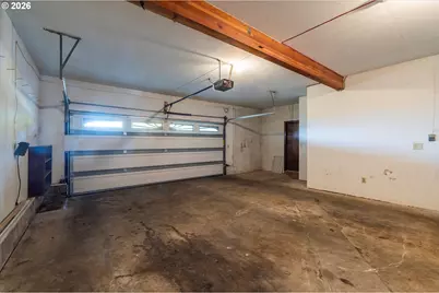 1376 D St, Coos Bay, OR 97420 - Photo 33