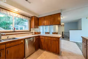 1376 D St, Coos Bay, OR 97420 - Photo 19
