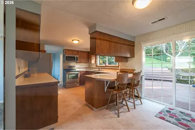 1376 D St, Coos Bay, OR 97420 - Photo 17