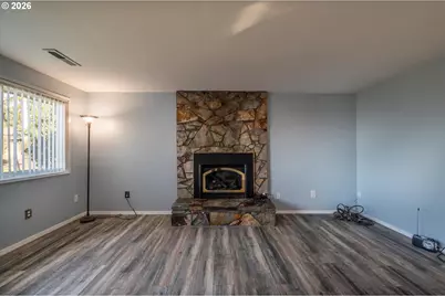 1376 D St, Coos Bay, OR 97420 - Photo 23