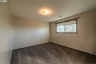 1376 D St, Coos Bay, OR 97420 - Photo 31