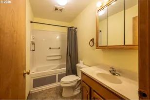 1376 D St, Coos Bay, OR 97420 - Photo 33