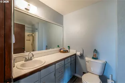 1376 D St, Coos Bay, OR 97420 - Photo 25