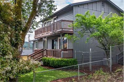 924 NE Central St, Roseburg, OR 97470 - Photo 39