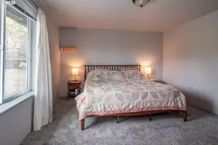 924 NE Central St, Roseburg, OR 97470 - Photo 25
