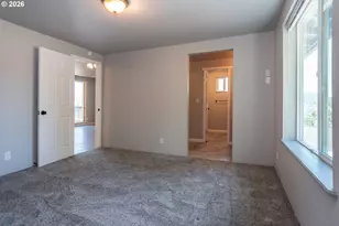 924 NE Central St, Roseburg, OR 97470 - Photo 13
