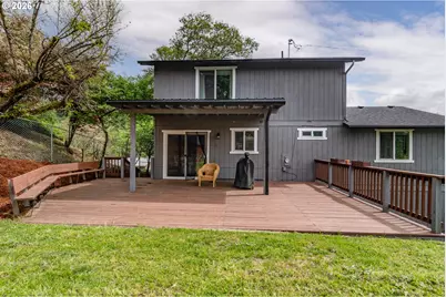 924 NE Central St, Roseburg, OR 97470 - Photo 3
