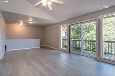 924 NE Central St, Roseburg, OR 97470 - Photo 7