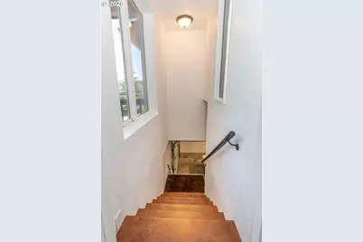 924 NE Central St, Roseburg, OR 97470 - Photo 35
