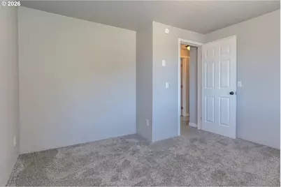 924 NE Central St, Roseburg, OR 97470 - Photo 33