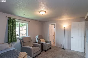 924 NE Central St, Roseburg, OR 97470 - Photo 21