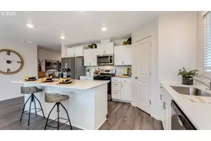 348 Greencrest St NE, Salem, OR 97301 - Photo 11