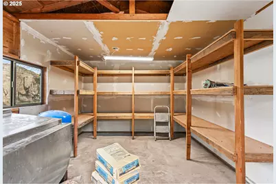 753 Rogue River Hwy, Gold Hill, OR 97525 - Photo 41