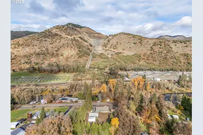 753 Rogue River Hwy, Gold Hill, OR 97525 - Photo 47