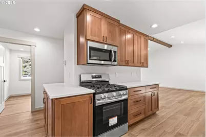 753 Rogue River Hwy, Gold Hill, OR 97525 - Photo 13