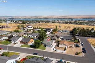 411 Bobwhite Ave, Umatilla, OR 97882 - Photo 37