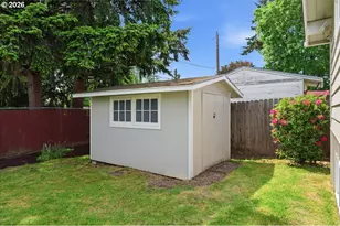 10936 NE Russell St, Portland, OR 97220 - Photo 33