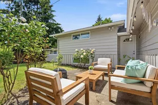 10936 NE Russell St, Portland, OR 97220 - Photo 27