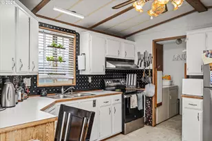 2150 Laura St, Springfield, OR 97477 - Photo 13