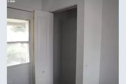877 Pacific Ave, Coos Bay, OR 97420 - Photo 11