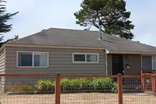 877 Pacific Ave, Coos Bay, OR 97420 - Photo 1