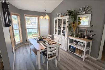 220 SE 11th St, Hermiston, OR 97838 - Photo 5