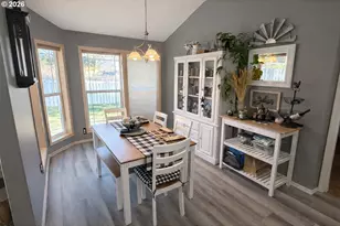 220 SE 11th St, Hermiston, OR 97838 - Photo 5