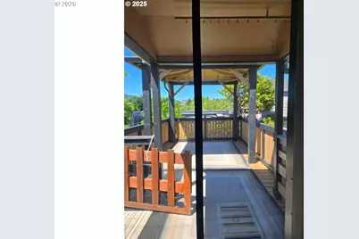 201 N Birch St, Coquille, OR 97423 - Photo 9
