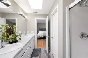 531 NE Meadow Dr, Portland, OR 97211 - Photo 21