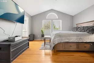 531 NE Meadow Dr, Portland, OR 97211 - Photo 17