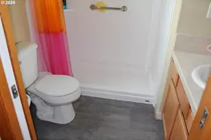 2743 SE 98th Ave, Portland, OR 97266 - Photo 17