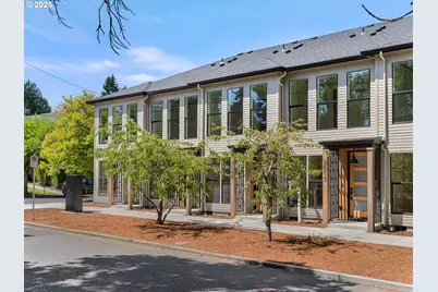 3005 NE Ainsworth St #13, Portland, OR 97211 - Photo 1
