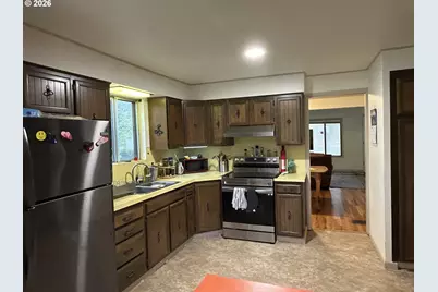 1239 N Myrtle Rd, Myrtle Creek, OR 97457 - Photo 17