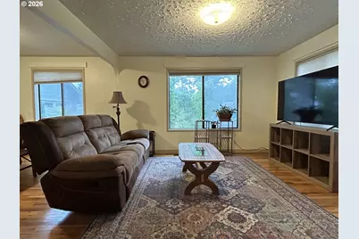 1239 N Myrtle Rd, Myrtle Creek, OR 97457 - Photo 9