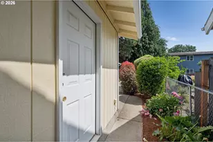 255 W Berkeley St, Gladstone, OR 97027 - Photo 29