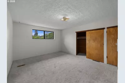 5327 SE Ogden St, Portland, OR 97206 - Photo 9