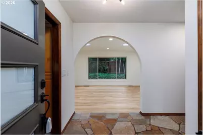 10405 SW Paulina Dr, Tualatin, OR 97062 - Photo 9