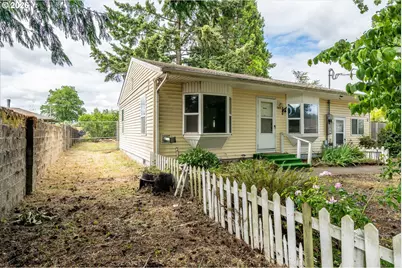 940 W M St, Springfield, OR 97477 - Photo 3