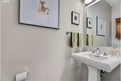 2526 NW Marsden Pl, Portland, OR 97229 - Photo 17