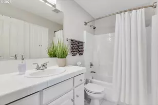 2526 NW Marsden Pl, Portland, OR 97229 - Photo 33