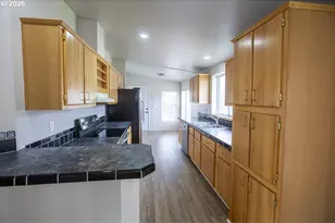 313 12th St, La Grande, OR 97850 - Photo 5