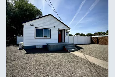 112 SE 15th Ave, Milton-Freewater, OR 97862 - Photo 1