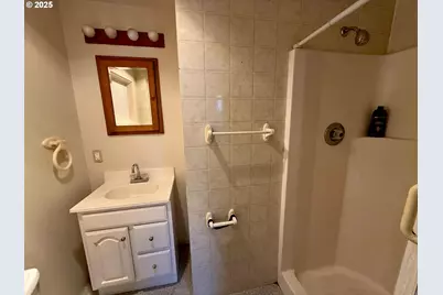 112 SE 15th Ave, Milton-Freewater, OR 97862 - Photo 7